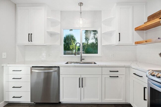 Building Photo - Classicly Charming Remodeled Garden Tract ...