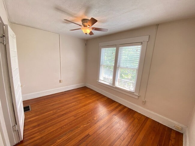 Building Photo - E 4th Ave 88-90 NCR