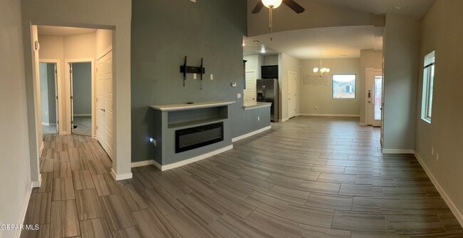 Building Photo - 10129 Red Vly