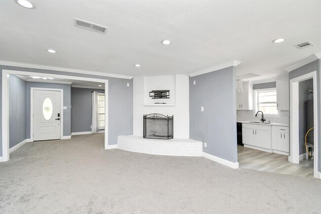 Building Photo - 9126 Troulon Dr