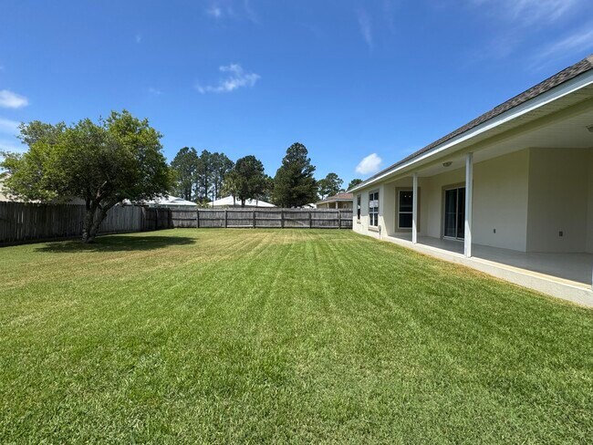 Building Photo - 90 Flamingo Dr
