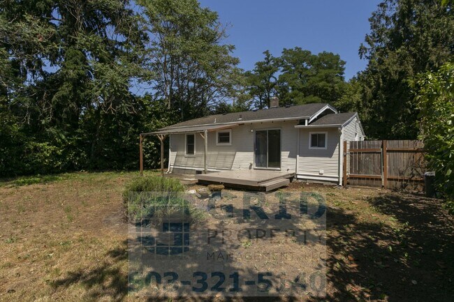 Building Photo - 2 Bedroom Home Available in Southeast Woodstock Area!