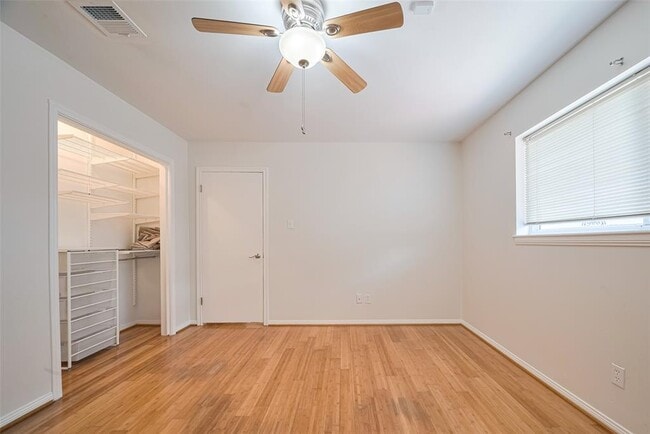 Building Photo - 5115 Kingfisher Dr