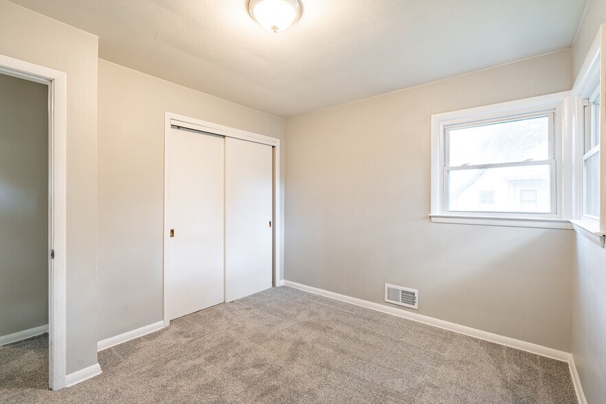 2nd Bed 2_New Carpet - 3558 N Cramer St