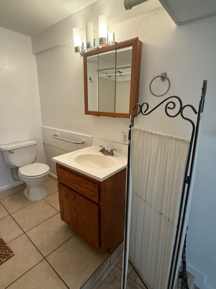 Building Photo - 190 Lubeck Rd