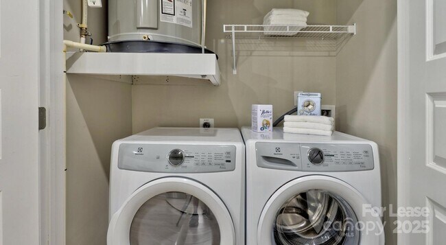 Building Photo - 8501 University Executive Park Dr