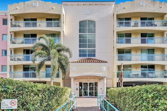 Building Photo - 201 Golden Isles Dr