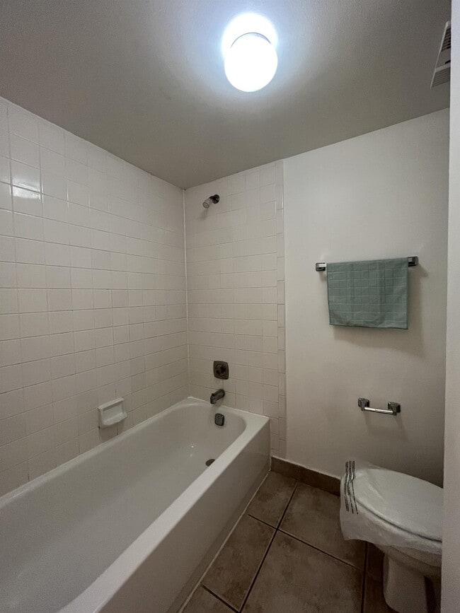 Building Photo - 4384 NW 9th Ave