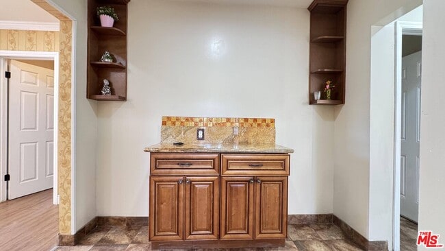 Building Photo - 7516 Oakdale Ave