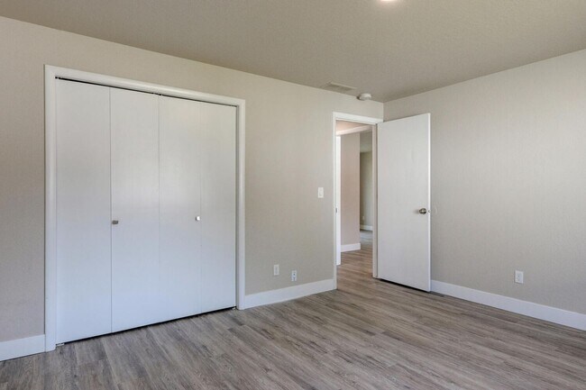 Building Photo - Streamside Duplex - Harvey Anderson
