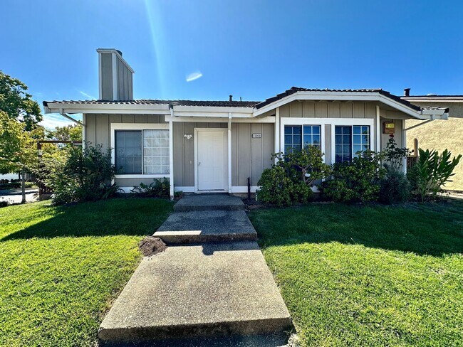 Primary Photo - Completely Remodeled 3 Bed 2 Bath Ardenwoo...