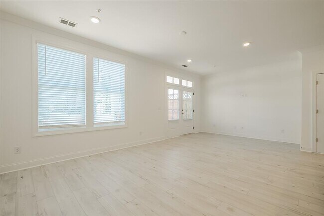 Building Photo - 514 Alice Wy