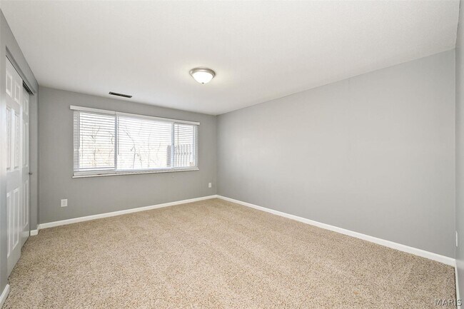 Building Photo - 835 Knickerbacker Dr