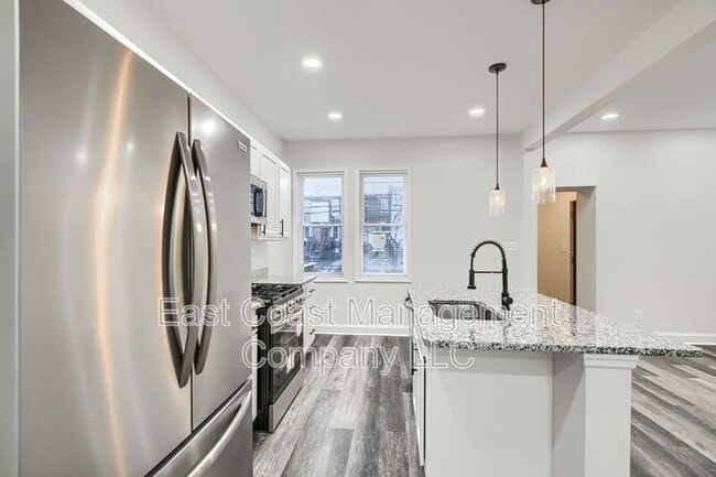 Building Photo - 518 Normandy Ave