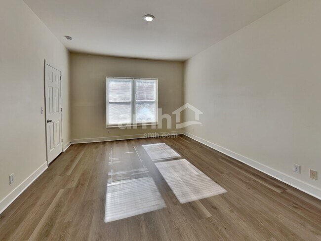 Building Photo - 7012 Poplar Creek Trce