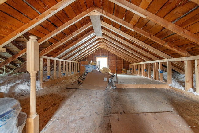 Building Photo - 1217 West Blvd