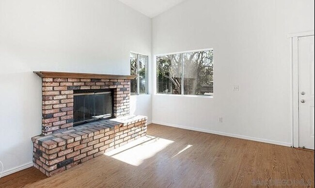 Building Photo - 931 H St