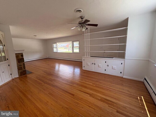 Building Photo - 1215 Milltown Rd