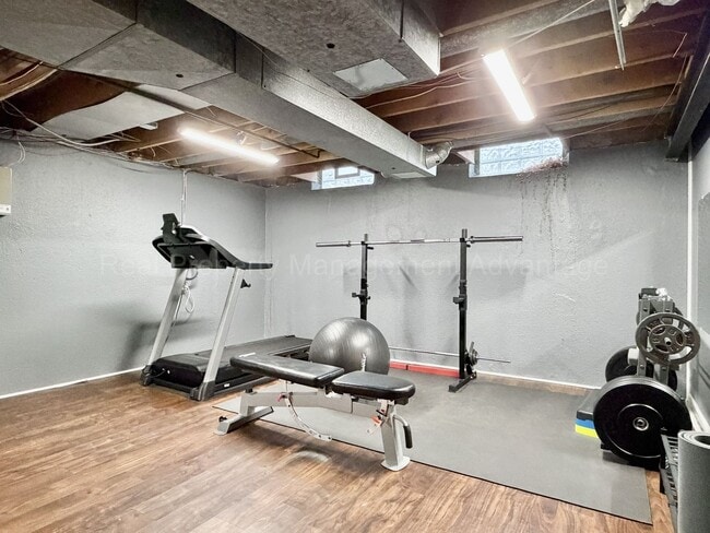 Building Photo - Spacious 4-Bedroom Minutes from Birmingham