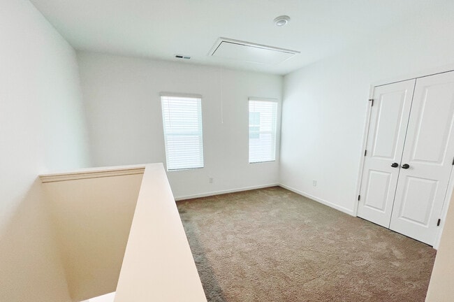 Building Photo - 1649 Stanley St