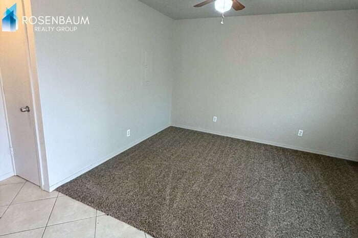 Building Photo - 1702 W Shangri La Rd