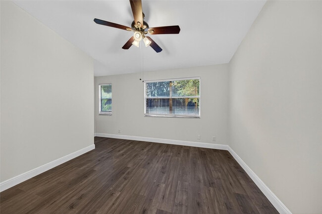 Building Photo - 1921 NE 15th Ave