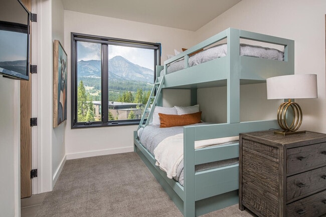 Building Photo - 4 Boathouse Way