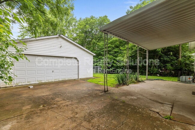 Building Photo - 1736 Nemnich Rd