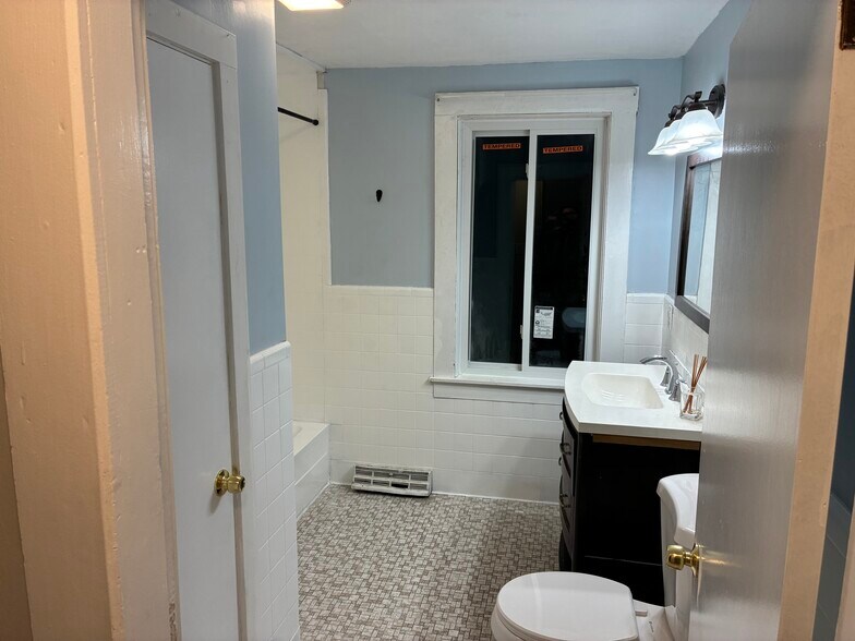 Building Photo - 30 Converse St