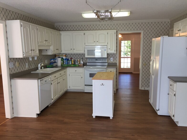 Building Photo - 6 Pearle Brook Ln