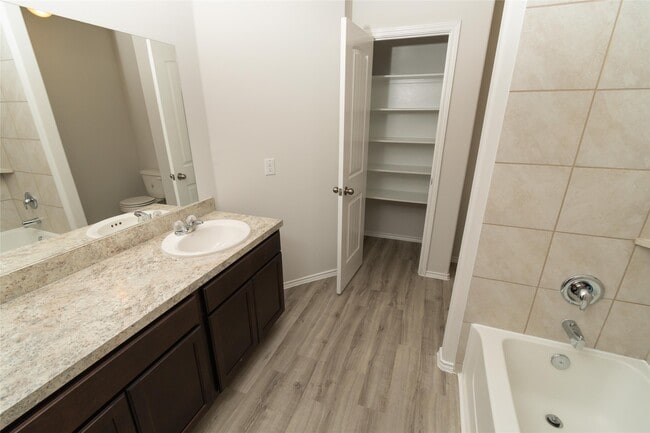 Building Photo - 17126 Andrew Nook Ln