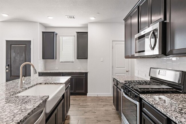 Building Photo - 2500 FOREST CREEK Dr