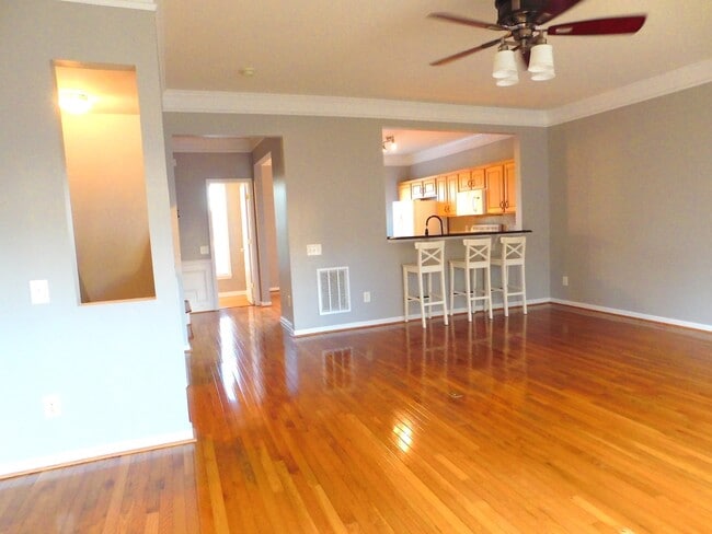 Building Photo - Ballantyne Village Townhome for Immediate ...