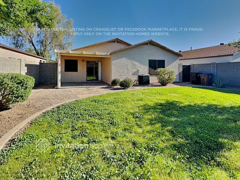 Building Photo - 1895 E Desert Rose Trail