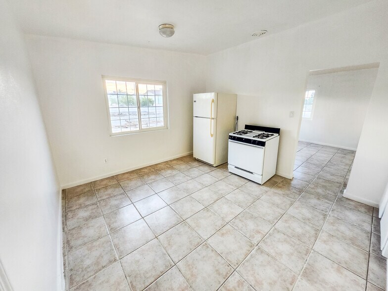 Building Photo - 5527 Baileya Ave