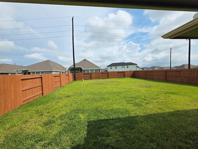 Building Photo - 2011 Cherryvale Dr