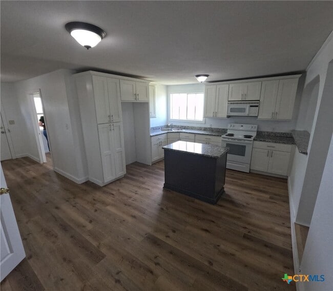 Building Photo - 7296 FM 234