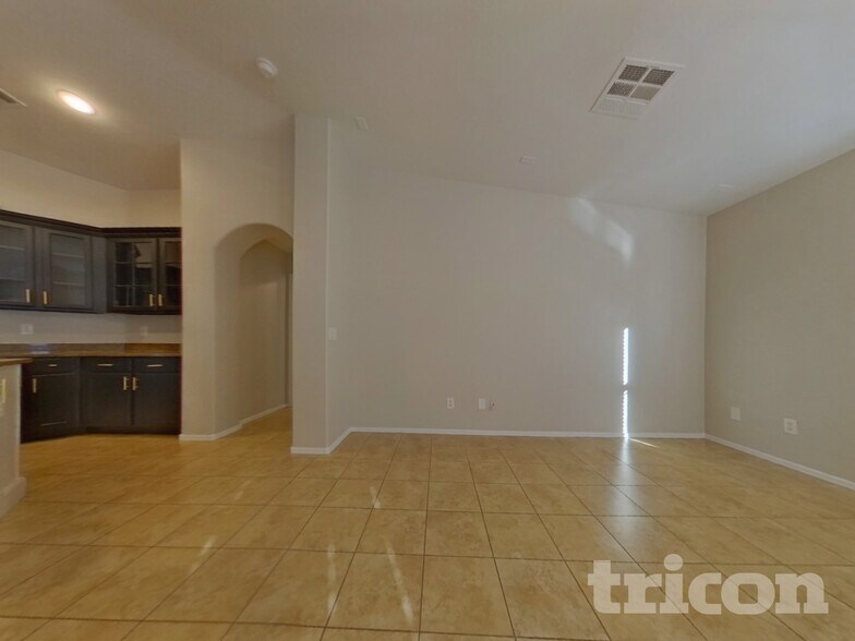 Building Photo - 30266 W Earll Dr