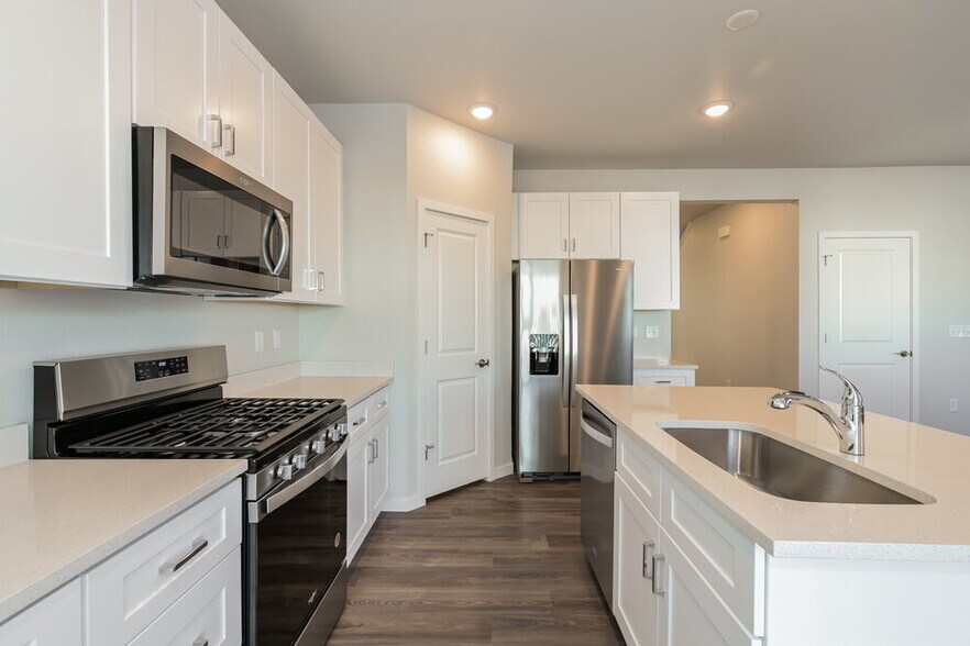 Building Photo - 1431 Orchard St