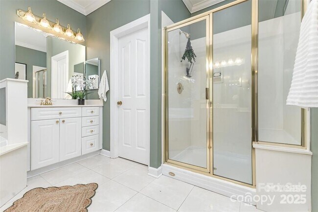 Building Photo - 3439 12 Oaks Pl