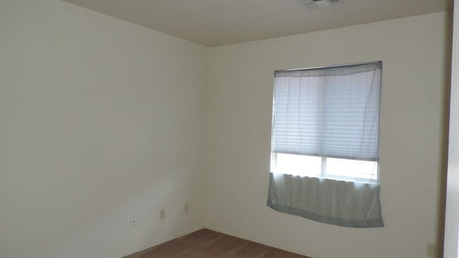 Building Photo - 954 Escondido Dr