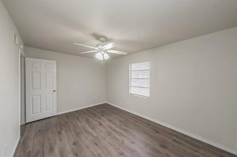 Building Photo - 8322 Campanella Dr