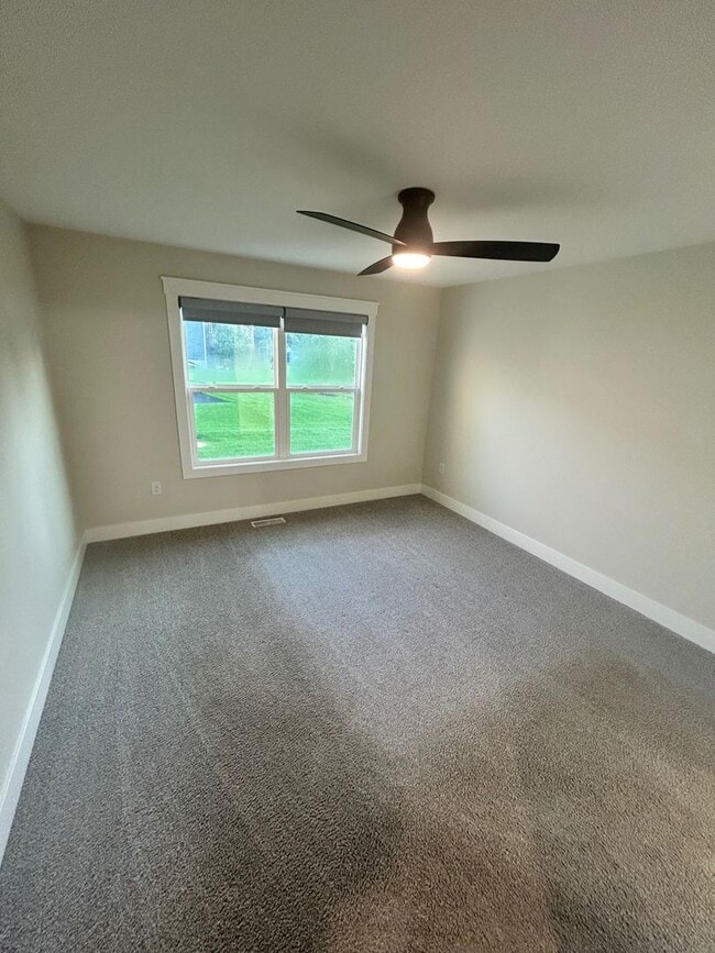Building Photo - 3837 Delia Dr