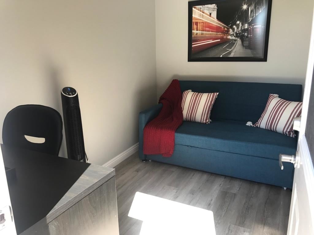 Detached Office - 828 S Falcon St