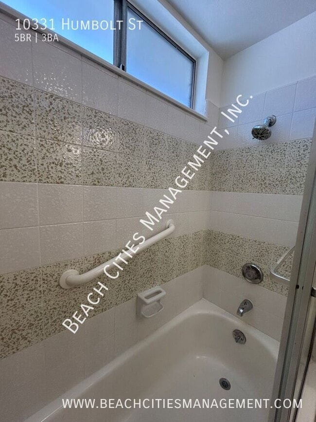 Building Photo - 10331 Humbolt St