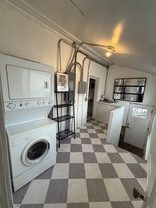 Building Photo - 478 S 100 E