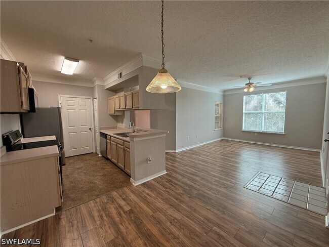 Building Photo - 11540 Villa Grand