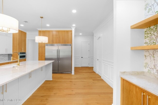 Building Photo - 5 Hanging Oak Cir