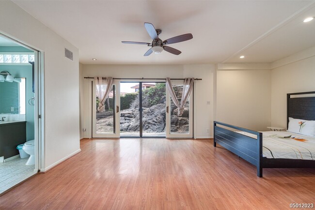 Building Photo - PARTIALLY FURNISHED 3BR 3.5BA in HAWAII LO...