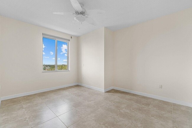 Building Photo - 2880 NE 14th Street Causeway